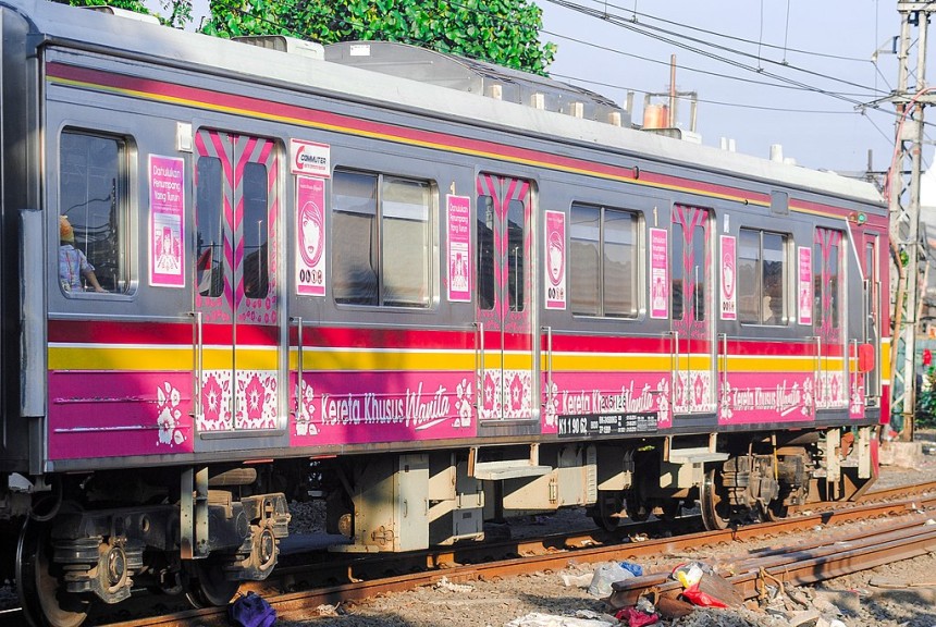 Mengapa ada gerbong khusus wanita di ujung KRL?