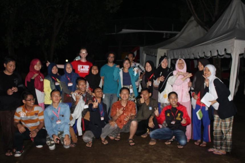 Sebuah Semesta di Cangkir Waktu